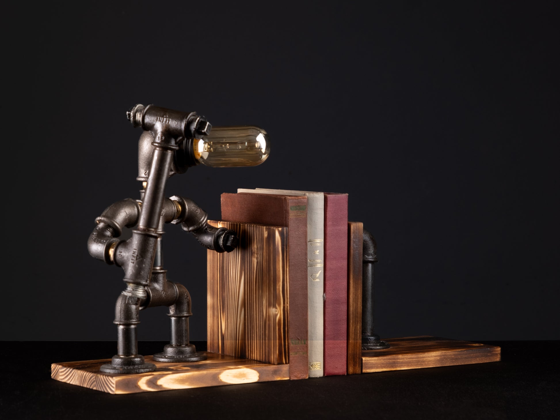 farmhouse night lamps: "Farmhouse night lamps for a country-style decor, perfect for birthdays."